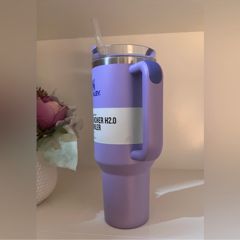 🎉LAST CHANCE🎉Stanley 40 oz. Quencher H2.0 FlowState‎ Tumbler Lavender - Picture 2 of 6